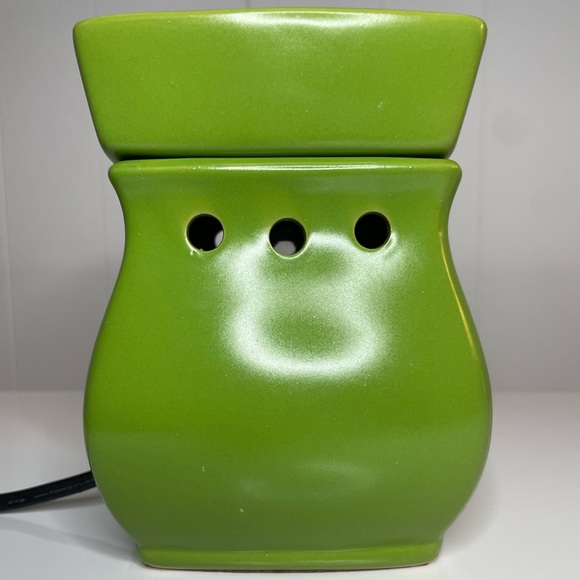 Retired Scentsy Wax Warmer Square Classic Curve Green Rounded Full Size - Picture 1 of 11